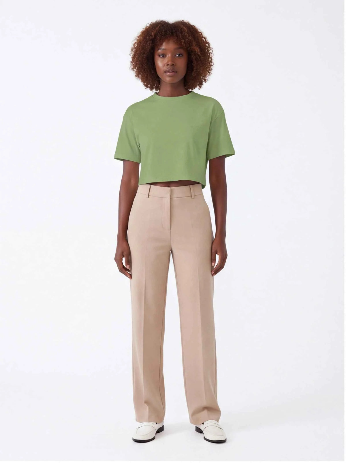 Green cropped cotton T-shirt with crew neck and short sleeves