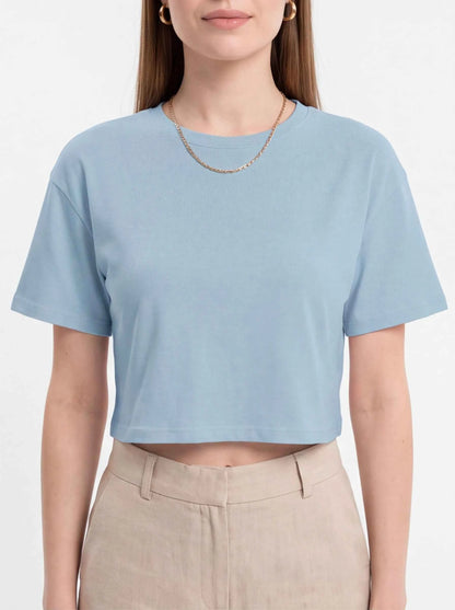 Light blue cropped T-shirt with crew neck and short sleeves